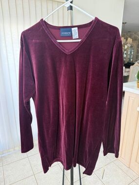 Liz Claiborne Burgundy Velvet V-Neck Tunic